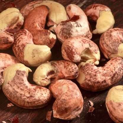 Hạt điều vỏ lụa Farmers Fine Foods 400 g