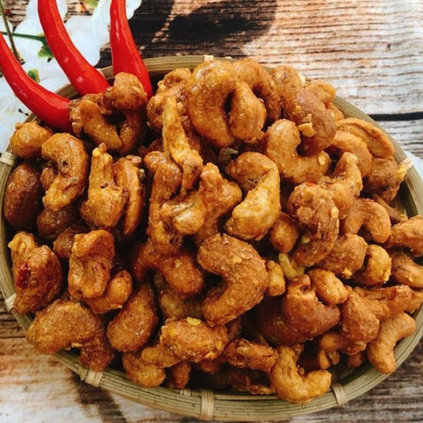 Hạt điều tỏi ớt Farmers Fine Foods 140 g (Hộp thiếc)