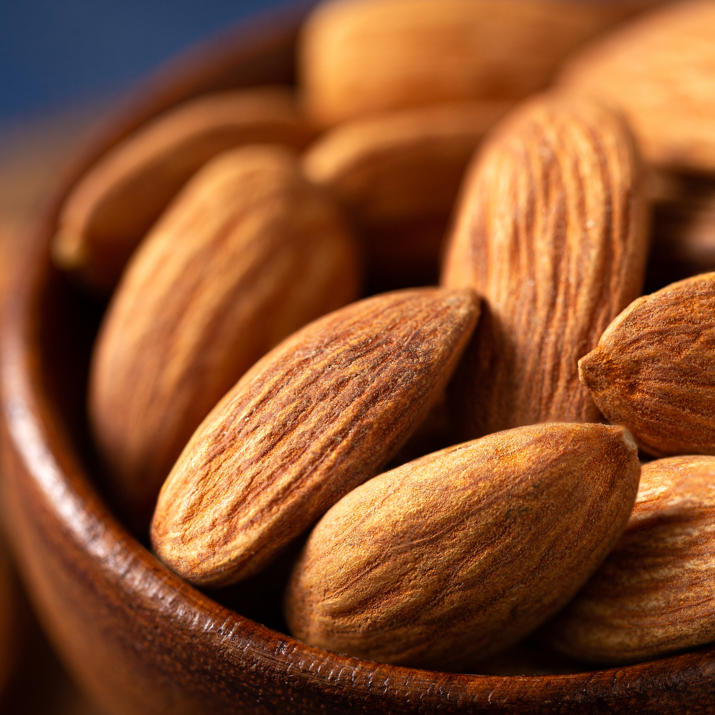 Hạt hạnh nhân mỹ Farmers Fine Foods 180 g (Hộp thiếc)