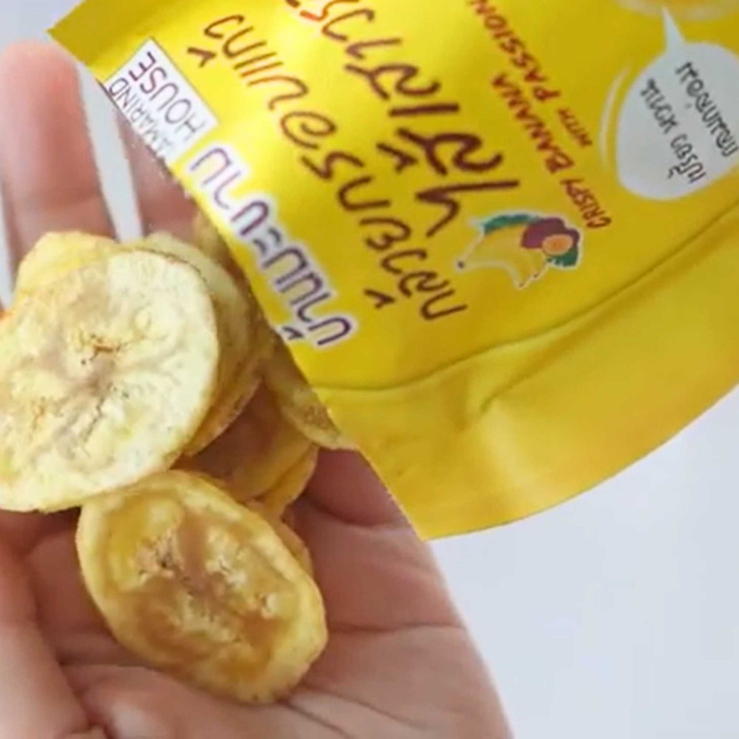 Chuối sấy giòn nhân mứt chanh dây Tamarind House 90G