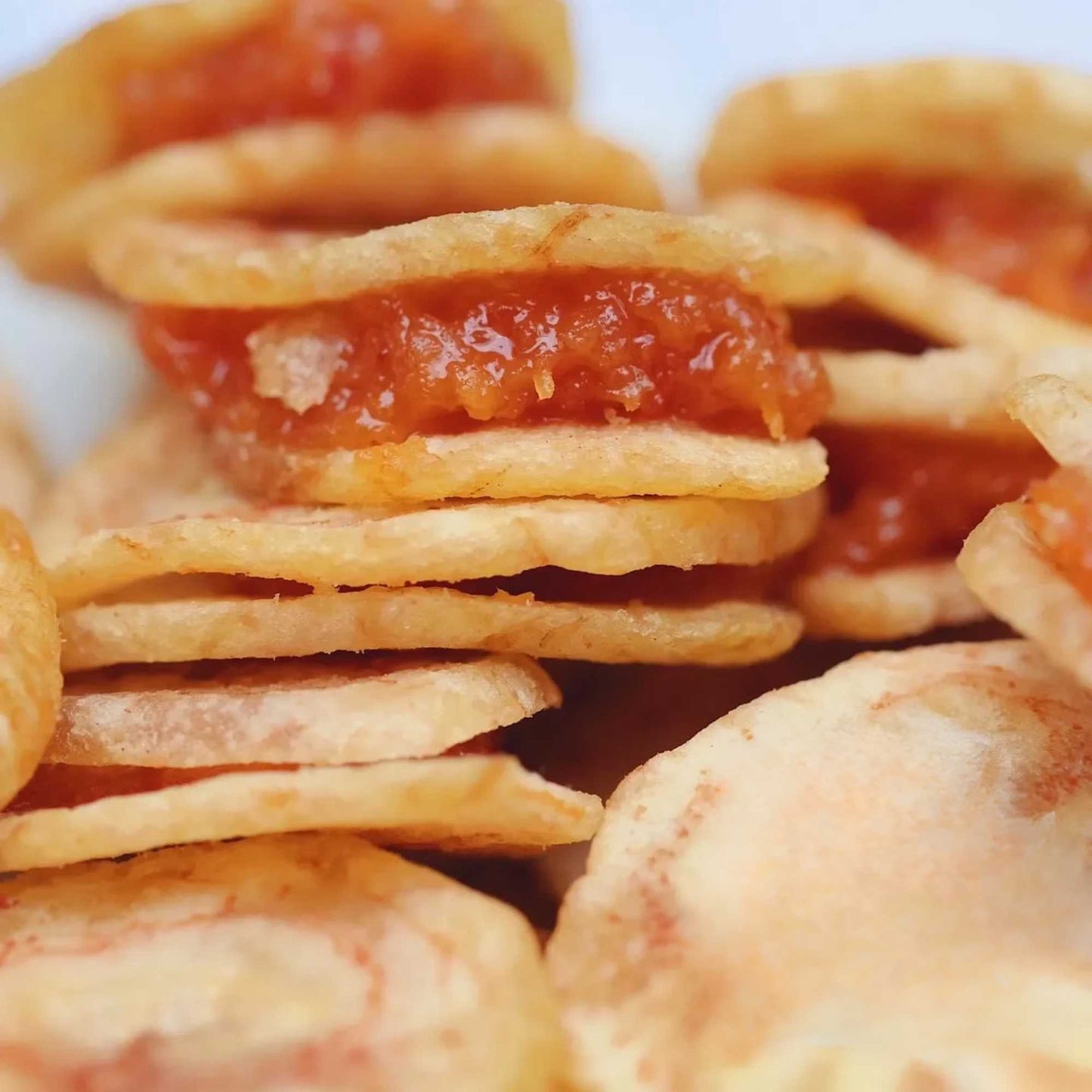 Chuối sấy giòn nhân mứt me Tamarind House 90G